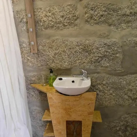 Casa Do Ribeirinho * אמרנטה
